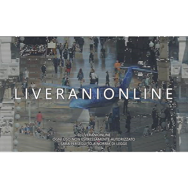 MILANO 13/4/2011 TERRAZZA MARTINI NELLA FOTO UN AEREO IN GALLERIA FOTO ROMANO/AG ALDO LIVERANI