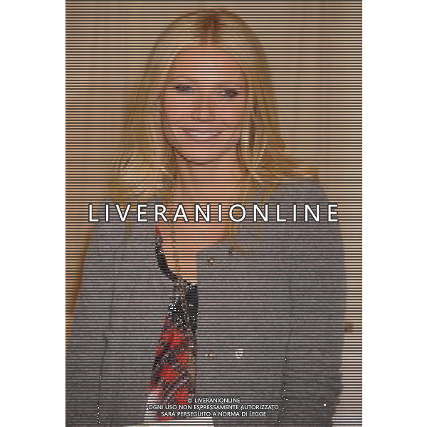 Gwyneth Paltrow signs copies of \'My Father\'s Daughter: Delicious, Easy Recipes Celebrating Family And Togetherness\' at Barnes and Noble on April 14, 2011 in New York City. Gwyneth Paltrow presenta il suo libro \'My Father\'s Daughter: Delicious, Easy Recipes Celebrating Family And Togetherness\' AG.ALDOLIVERANI SAS ITALY ONLY *** Local Caption *** .