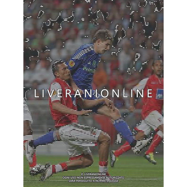 20110414: BRAGA, PORTUGAL - SC Braga vs Dynamo Kyiv: Europa League 2010/2011, quarter-finals, 2nd leg. In picture: Vandinho and Kravets. PHOTO: Pedro Benavente/CITYFILES LIGA EUROPY SEZON 2010/2011 PILKA NOZNA BRAGA vs DYNAMO KIJOW FOT. CITYFILES/NEWSPIX.PL PORTUGAL,BRAZIL,SPAIN,GERMANY,FRANCE,UK OUT !!! --- Newspix.pl CALCIO EUROPA LEAGUE ©AG ALDO LIVERANI SAS - ITALY ONLY - *** Local Caption *** .
