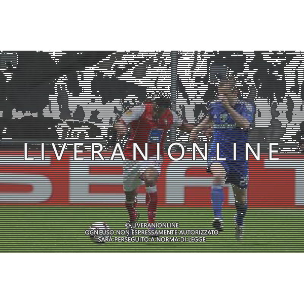 20110414: BRAGA, PORTUGAL - SC Braga vs Dynamo Kyiv: Europa League 2010/2011, quarter-finals, 2nd leg. In picture: Alan and Gusev. PHOTO: Pedro Benavente/CITYFILES LIGA EUROPY SEZON 2010/2011 PILKA NOZNA BRAGA vs DYNAMO KIJOW FOT. CITYFILES/NEWSPIX.PL PORTUGAL,BRAZIL,SPAIN,GERMANY,FRANCE,UK OUT !!! --- Newspix.pl CALCIO EUROPA LEAGUE ©AG ALDO LIVERANI SAS - ITALY ONLY - *** Local Caption *** .