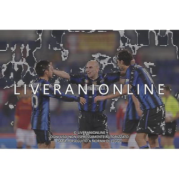 Roma-Inter Coppa Italia TIM Cup 2010/2011 Semifinali Andata Roma - 19.04.2011 - nella foto: esultanza di cambiasso che festeggia con nagatomo e ranocchia a fine gara å© Fabrizio Corradetti - ag. Aldo Liverani sas