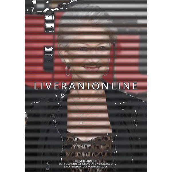 Tuesday April 19 2011 Dame Helen Mirren at the Arthur - UK film premiere, Cineworld, The O2 Arena, London AG. ALDO LIVERANI SAS ITALY ONLY *** Local Caption *** .