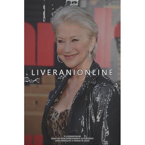 Tuesday April 19 2011 Dame Helen Mirren at the Arthur - UK film premiere, Cineworld, The O2 Arena, London AG. ALDO LIVERANI SAS ITALY ONLY *** Local Caption *** .