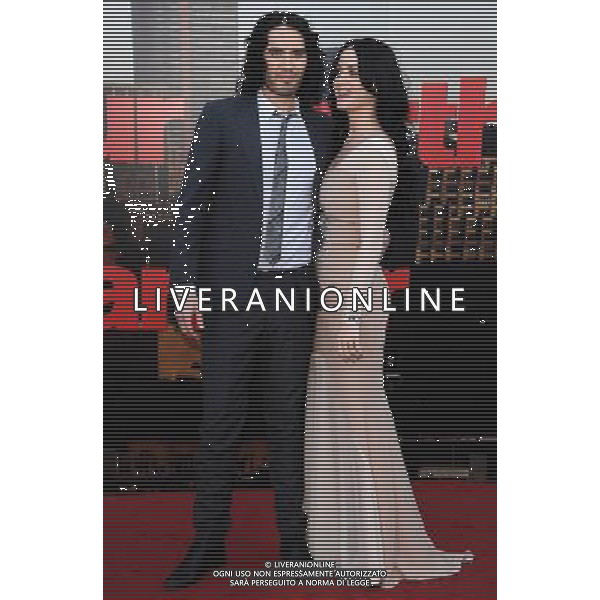 Tuesday April 19 2011 Russell Brand and Katy Perry at the Arthur - UK film premiere, Cineworld, The O2 Arena, London AG. ALDO LIVERANI SAS ITALY ONLY *** Local Caption *** .