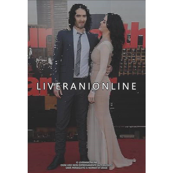 Tuesday April 19 2011 Russell Brand and Katy Perry at the Arthur - UK film premiere, Cineworld, The O2 Arena, London AG. ALDO LIVERANI SAS ITALY ONLY *** Local Caption *** .