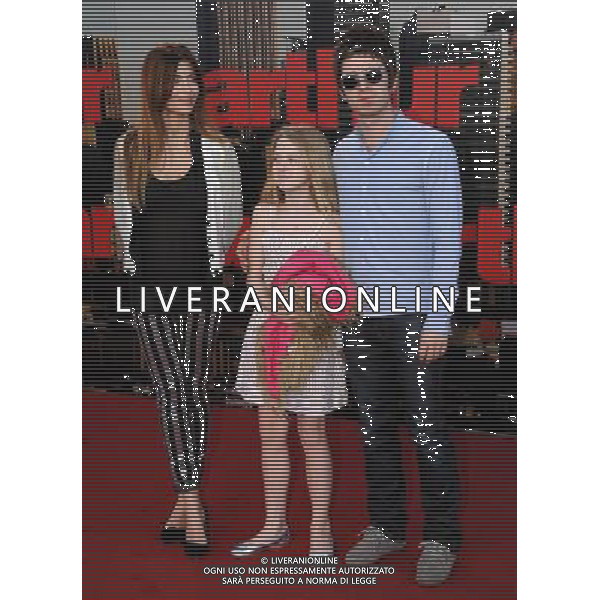 Tuesday April 19 2011 Noel Gallagher and Sara MacDonald at the Arthur - UK film premiere, Cineworld, The O2 Arena, London AG. ALDO LIVERANI SAS ITALY ONLY *** Local Caption *** .