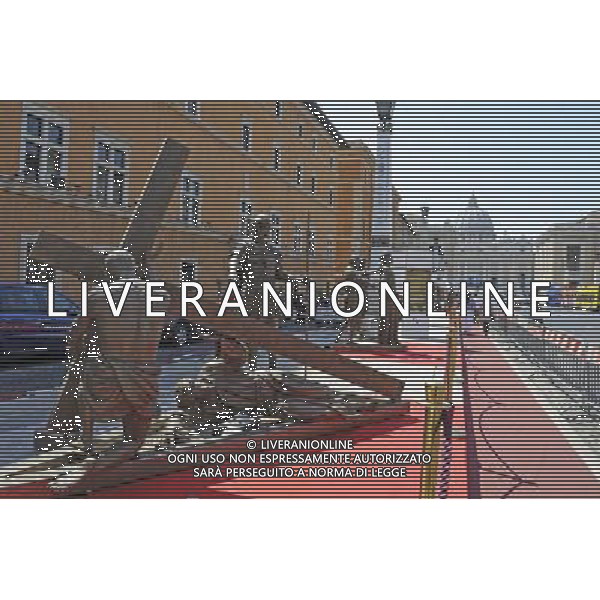 Roma - 21/04/2011 - Via della Conciliazione - Le stazioni della Via Crucis raffigurate da statue in bronzo - nella foto: å© Fabrizio Corradetti - Ag. Aldo Liverani sas