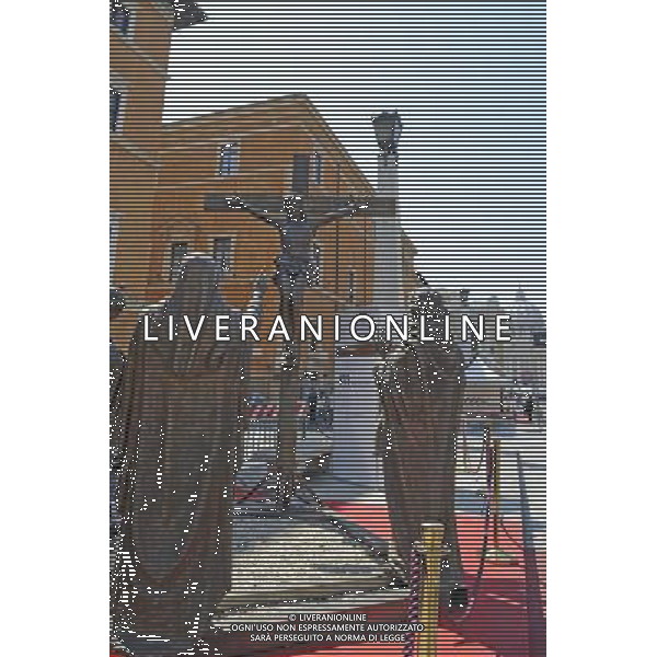 Roma - 21/04/2011 - Via della Conciliazione - Le stazioni della Via Crucis raffigurate da statue in bronzo - nella foto: å© Fabrizio Corradetti - Ag. Aldo Liverani sas