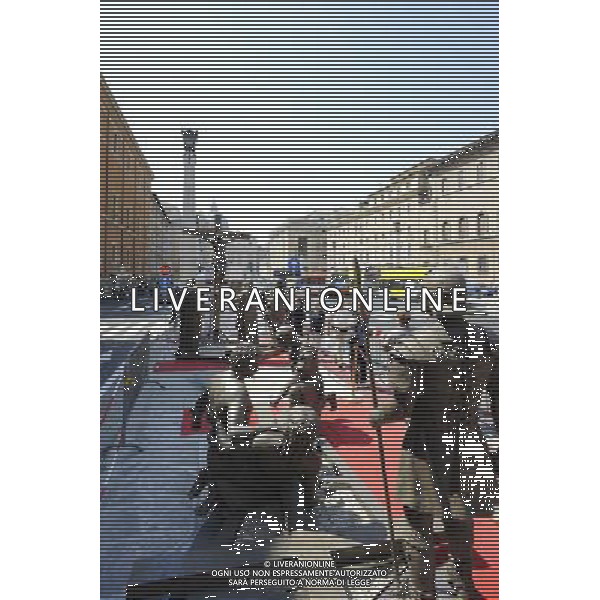 Roma - 21/04/2011 - Via della Conciliazione - Le stazioni della Via Crucis raffigurate da statue in bronzo - nella foto: å© Fabrizio Corradetti - Ag. Aldo Liverani sas