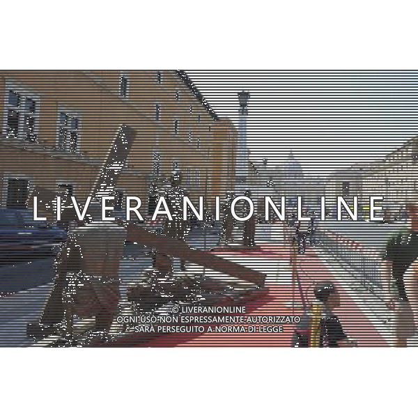 Roma - 21/04/2011 - Via della Conciliazione - Le stazioni della Via Crucis raffigurate da statue in bronzo - nella foto: å© Fabrizio Corradetti - Ag. Aldo Liverani sas