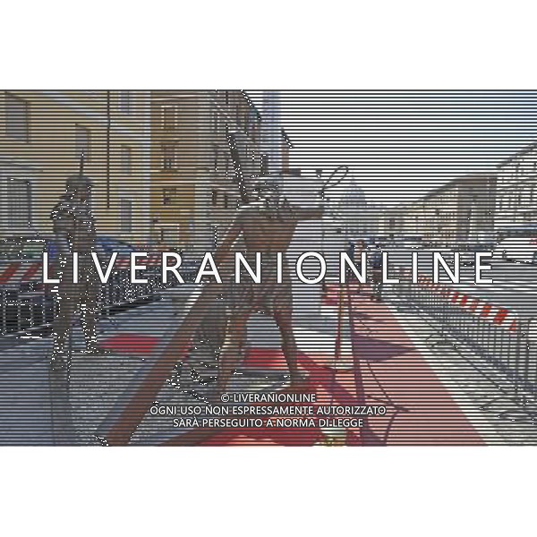 Roma - 21/04/2011 - Via della Conciliazione - Le stazioni della Via Crucis raffigurate da statue in bronzo - nella foto: å© Fabrizio Corradetti - Ag. Aldo Liverani sas