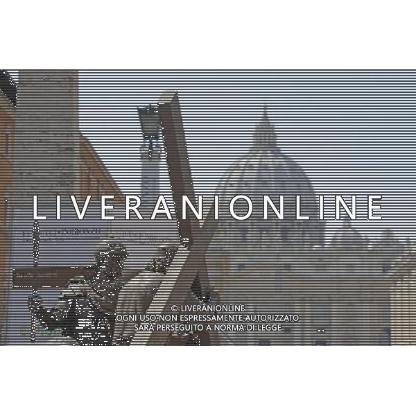 Roma - 21/04/2011 - Via della Conciliazione - Le stazioni della Via Crucis raffigurate da statue in bronzo - nella foto: å© Fabrizio Corradetti - Ag. Aldo Liverani sas