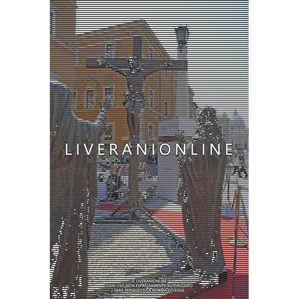 Roma - 21/04/2011 - Via della Conciliazione - Le stazioni della Via Crucis raffigurate da statue in bronzo - nella foto: å© Fabrizio Corradetti - Ag. Aldo Liverani sas