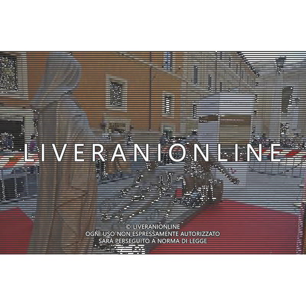 Roma - 21/04/2011 - Via della Conciliazione - Le stazioni della Via Crucis raffigurate da statue in bronzo - nella foto: å© Fabrizio Corradetti - Ag. Aldo Liverani sas