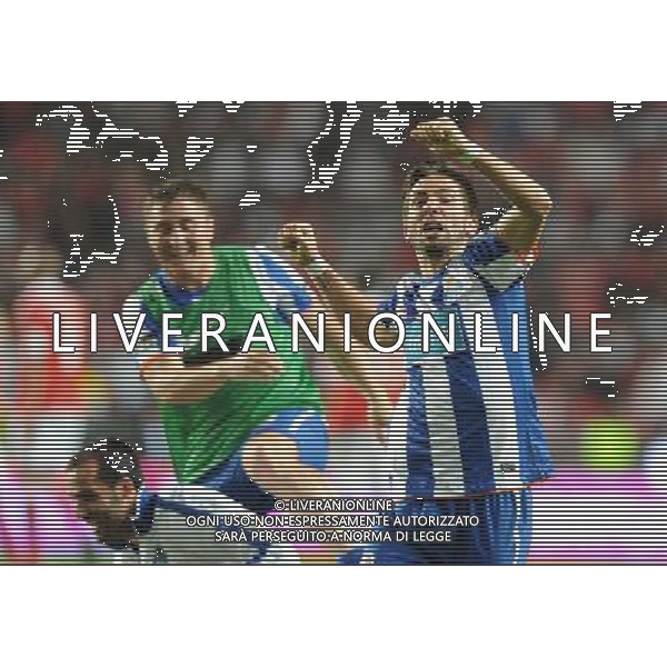 20110420: LISBON, PORTUGAL - SL Benfica vs FC Porto: Portuguese Cup 2010/2011, Semi-Finals, 2nd Leg. In picture: Joao Moutinho (Porto) celebrating win and qualification to the final. PHOTO: Alexandre Pona/CITYFILES PUCHAR PORTUGALII LIGA PORTUGALSKA SEZON 2010/2011 PILKA NOZNA POLFINAL BENFICA LIZBONA vs FC PORTO FOT. CITYFILES/NEWSPIX.PL PORTUGAL,BRAZIL,SPAIN,GERMANY,FRANCE,UK OUT !!! --- Newspix.pl AG ALDO LIVERANI ONLY ITALY *** Local Caption *** www.newspix.pl mail us: info@newspix.pl call us: 0048 022 23 22 222 --- Polish Picture Agency by Ringier Axel Springer Poland