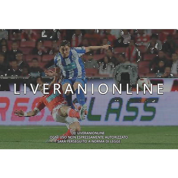 20110420: LISBON, PORTUGAL - SL Benfica vs FC Porto: Portuguese Cup 2010/2011, Semi-Finals, 2nd Leg. In picture: Carlos Martins (Benfica) and Cristian Rodriguez (Porto). PHOTO: Alvaro Isidoro/CITYFILES PUCHAR PORTUGALII LIGA PORTUGALSKA SEZON 2010/2011 PILKA NOZNA POLFINAL BENFICA LIZBONA vs FC PORTO FOT. CITYFILES/NEWSPIX.PL PORTUGAL,BRAZIL,SPAIN,GERMANY,FRANCE,UK OUT !!! --- Newspix.pl AG ALDO LIVERANI ONLY ITALY *** Local Caption *** www.newspix.pl mail us: info@newspix.pl call us: 0048 022 23 22 222 --- Polish Picture Agency by Ringier Axel Springer Poland