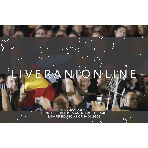 Real Madrid\'s Iker Casillas with the throphy of King\'s Cup 2001 Champion in presenco of Juan Carlos I de Borbon King of Spain.April 20,2011. (ALTERPHOTOS/Acero) ALDO LIVERANI S A S ONLY ITALY