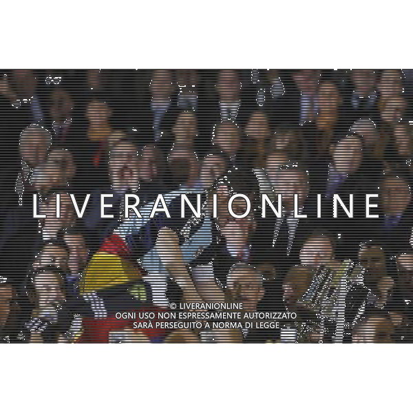 Real Madrid\'s Iker Casillas with the throphy of King\'s Cup 2001 Champion in presenco of Juan Carlos I de Borbon King of Spain.April 20,2011. (ALTERPHOTOS/Acero) ALDO LIVERANI S A S ONLY ITALY