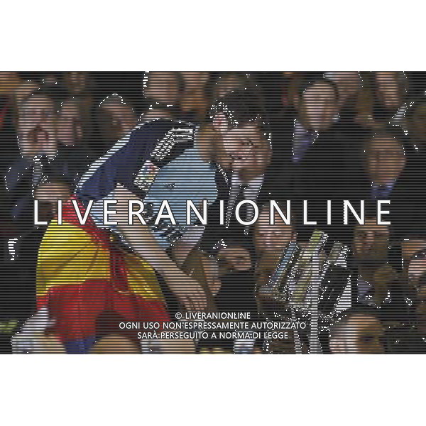 Real Madrid\'s Iker Casillas with the throphy of King\'s Cup 2001 Champion in presenco of Juan Carlos I de Borbon King of Spain.April 20,2011. (ALTERPHOTOS/Acero) ALDO LIVERANI S A S ONLY ITALY