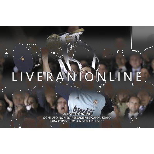 Real Madrid\'s Iker Casillas with the throphy of King\'s Cup 2001 Champion.April 20,2011. (ALTERPHOTOS/Acero) ALDO LIVERANI S A S ONLY ITALY