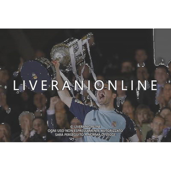 Real Madrid\'s Iker Casillas with the throphy of King\'s Cup 2001 Champion.April 20,2011. (ALTERPHOTOS/Acero) ALDO LIVERANI S A S ONLY ITALY