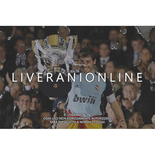 Real Madrid\'s Iker Casillas with the throphy of King\'s Cup 2001 Champion.April 20,2011. (ALTERPHOTOS/Acero) ALDO LIVERANI S A S ONLY ITALY