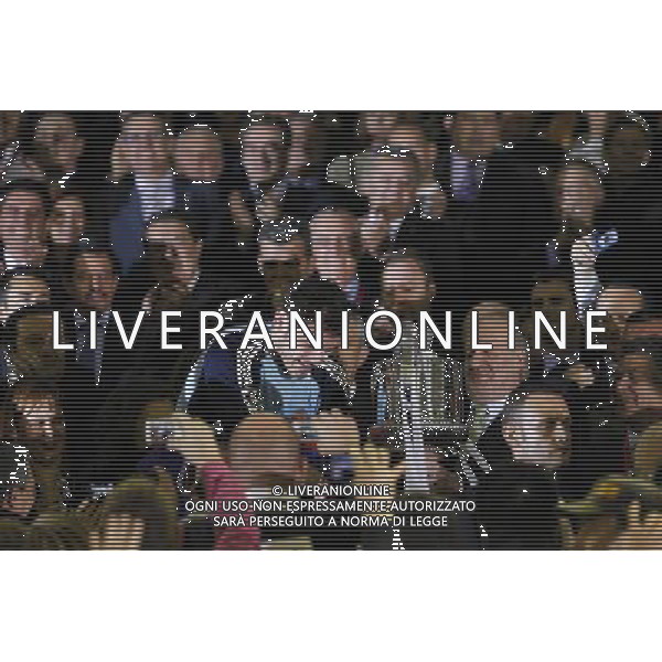 Real Madrid\'s Iker Casillas with the throphy of King\'s Cup 2001 Champion in presenco of Juan Carlos I de Borbon King of Spain.April 20,2011. (ALTERPHOTOS/Acero) ALDO LIVERANI S A S ONLY ITALY