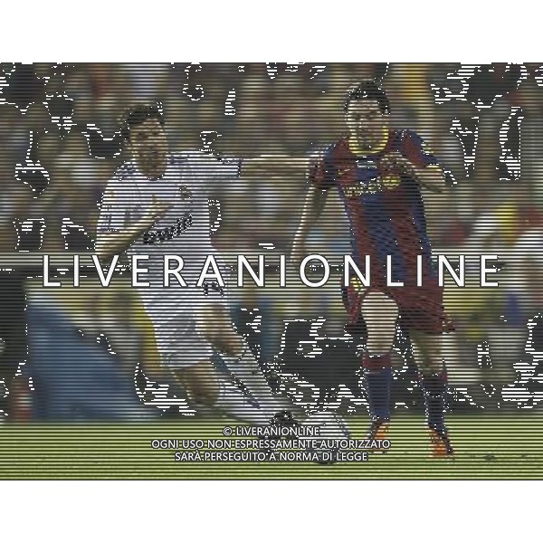 Real Madrid\'s Xabi Alonso vs Barcelona\'s Lionel Messi during Spain\'s King\'s Cup Final match in Valencia, Spain on April 20th 2011. Photo: Cesar Cebolla / ALFAQUI ALDO LIVERANI S A S ONLY ITALY