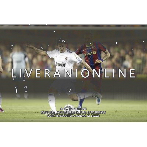 Real Madrid\'s Angel Di Maria and FC Barcelona\'s Daniel Alves during la Spain King\'s Cup Final match in Valencia, Spain on April 20th 2011. Photo: Cesar Cebolla / ALFAQUI ALDO LIVERANI S A S ONLY ITALY