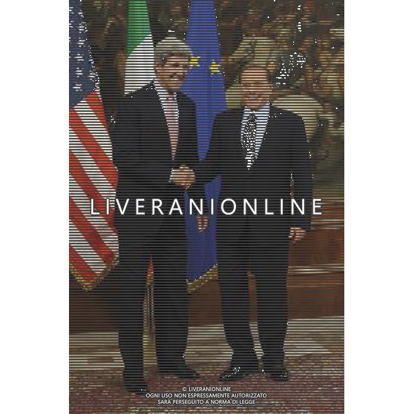 Roma - 22/04/2011 - Palazzo Chigi - Il Presidente del Consiglio dei Ministri Silvio Berlusconi incontra il Presidente della Commissione esteri del Senato degli stati Uniti d\'America John Kerry - nella foto: Silvio Berlusconi e John Kerry © Fabrizio Corradetti - Ag. Aldo Liverani sas