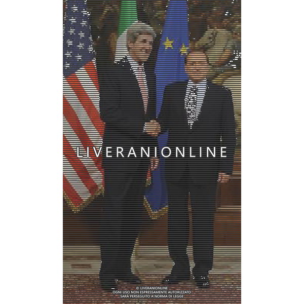 Roma - 22/04/2011 - Palazzo Chigi - Il Presidente del Consiglio dei Ministri Silvio Berlusconi incontra il Presidente della Commissione esteri del Senato degli stati Uniti d\'America John Kerry - nella foto: Silvio Berlusconi e John Kerry © Fabrizio Corradetti - Ag. Aldo Liverani sas