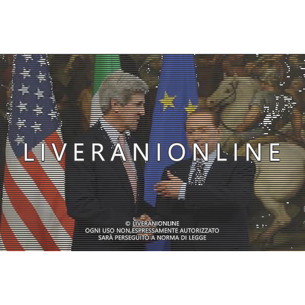 Roma - 22/04/2011 - Palazzo Chigi - Il Presidente del Consiglio dei Ministri Silvio Berlusconi incontra il Presidente della Commissione esteri del Senato degli stati Uniti d\'America John Kerry - nella foto: Silvio Berlusconi e John Kerry © Fabrizio Corradetti - Ag. Aldo Liverani sas