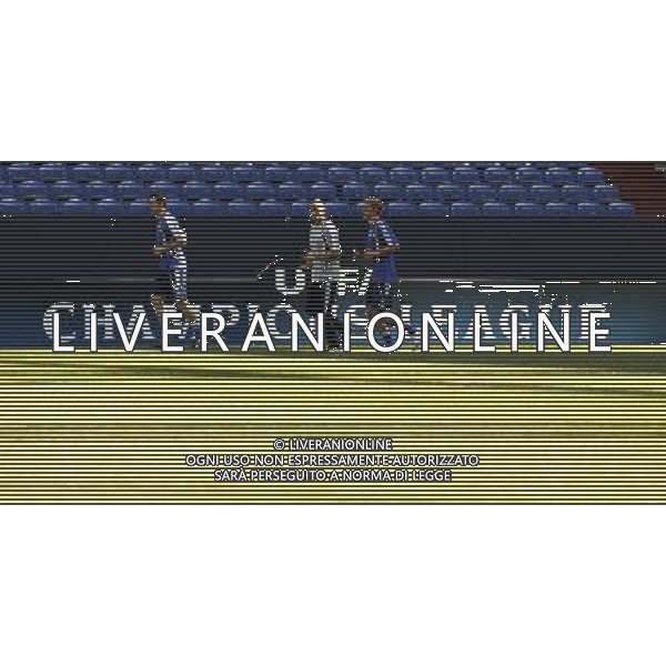 Allenamento e conferenza stampa 25.04.2011 Champions League, Saison 2010/2011 FC Schalke 04, PK Schalke, Christoph Metzelder, links und Benedikt HÃ¶wedes, Laufeinheit, vor Champions League Logo copyright by firo sportphot/Agenzia Aldo Liverani Sas - ITALY ONLY - EDITORIAL USE ONLY