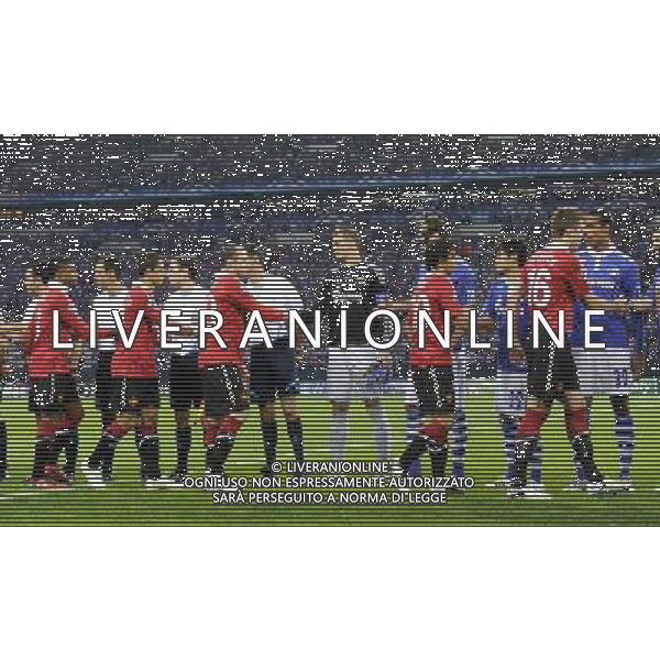 firo : Fu§ball,Fussball, 26.04.2011 CL, Champions League, Halbfinale Hinspiel, Saison 2010/2011 FC Schalke 04 - Man U, Manchester United Handshake vor dem Spiel, ROONEY und NEUER $worldrightsEs gelten unsere AGB, einsehbar auf www.firosportphoto.de copyright by firo sportphoto: Pfefferackerstr. 2aÊ 45894 G e l s e n k i r c h e n www.firosportphoto.de mail@firosportphoto.de (V o l k s b a n k B o c h u m - W i t t e n ) BLZ.: 430 601 29 Kt. Nr.: 341 117 100 Tel:Ê 0209 - 9304402 Fax:Ê 0209 - 9304443 AG ALDO LIVERANI ONLY ITALY