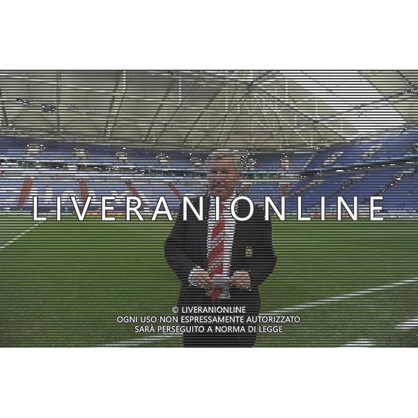 firo : Fu§ball,Fussball, 26.04.2011 CL, Champions League, Halbfinale Hinspiel, Saison 2010/2011 FC Schalke 04 - Man U, Manchester United 0:2 Trainer Alex FERGUSON, Manchester $worldrightsEs gelten unsere AGB, einsehbar auf www.firosportphoto.de copyright by firo sportphoto: Pfefferackerstr. 2aÊ 45894 G e l s e n k i r c h e n www.firosportphoto.de mail@firosportphoto.de (V o l k s b a n k B o c h u m - W i t t e n ) BLZ.: 430 601 29 Kt. Nr.: 341 117 100 Tel:Ê 0209 - 9304402 Fax:Ê 0209 - 9304443 AG ALDO LIVERANI ONLY ITALY