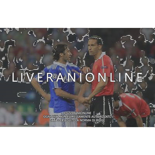 RAUL GONZALEZ (L) RIO FERDINAND (P) SCHALKE 04 GELSENKIRCHEN (NIEBIESKO-BIALE - BLUE-WHITE) - MANCHESTER UNITED (CZERWONO-CZARNE / RED-BLACK) PILKA NOZNA, FOOTBALL, 1/2 FINALU LIGI MISTRZOW, CHAMPIONS LEAGUE SEMI-FINAL 26.04.2011, GELSENKIRCHEN - NIEMCY, GERMANY FOT. DARIUSZ HERMIERSZ / SPORT-FOTO.PL / NEWSPIX.PL --- Newspix.pl ag aldo liverani s a s only italy *** Local Caption *** www.newspix.pl mail us: info@newspix.pl call us: 0048 022 23 22 222 --- Polish Picture Agency by Ringier Axel Springer Poland