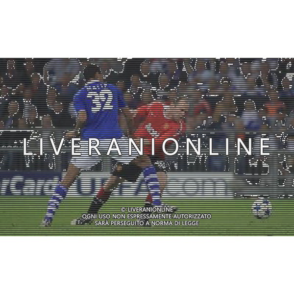 WAYNE ROONEY SCHALKE 04 GELSENKIRCHEN (NIEBIESKO-BIALE - BLUE-WHITE) - MANCHESTER UNITED (CZERWONO-CZARNE / RED-BLACK) PILKA NOZNA, FOOTBALL, 1/2 FINALU LIGI MISTRZOW, CHAMPIONS LEAGUE SEMI-FINAL 26.04.2011, GELSENKIRCHEN - NIEMCY, GERMANY FOT. DARIUSZ HERMIERSZ / SPORT-FOTO.PL / NEWSPIX.PL --- Newspix.pl ag aldo liverani s a s only italy *** Local Caption *** www.newspix.pl mail us: info@newspix.pl call us: 0048 022 23 22 222 --- Polish Picture Agency by Ringier Axel Springer Poland