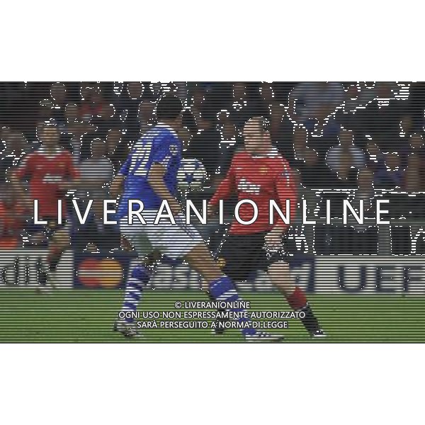 WAYNE ROONEY SCHALKE 04 GELSENKIRCHEN (NIEBIESKO-BIALE - BLUE-WHITE) - MANCHESTER UNITED (CZERWONO-CZARNE / RED-BLACK) PILKA NOZNA, FOOTBALL, 1/2 FINALU LIGI MISTRZOW, CHAMPIONS LEAGUE SEMI-FINAL 26.04.2011, GELSENKIRCHEN - NIEMCY, GERMANY FOT. DARIUSZ HERMIERSZ / SPORT-FOTO.PL / NEWSPIX.PL --- Newspix.pl ag aldo liverani s a s only italy *** Local Caption *** www.newspix.pl mail us: info@newspix.pl call us: 0048 022 23 22 222 --- Polish Picture Agency by Ringier Axel Springer Poland
