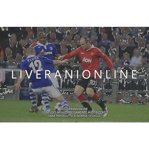 WAYNE ROONEY SCHALKE 04 GELSENKIRCHEN (NIEBIESKO-BIALE - BLUE-WHITE) - MANCHESTER UNITED (CZERWONO-CZARNE / RED-BLACK) PILKA NOZNA, FOOTBALL, 1/2 FINALU LIGI MISTRZOW, CHAMPIONS LEAGUE SEMI-FINAL 26.04.2011, GELSENKIRCHEN - NIEMCY, GERMANY FOT. DARIUSZ HERMIERSZ / SPORT-FOTO.PL / NEWSPIX.PL --- Newspix.pl ag aldo liverani s a s only italy *** Local Caption *** www.newspix.pl mail us: info@newspix.pl call us: 0048 022 23 22 222 --- Polish Picture Agency by Ringier Axel Springer Poland