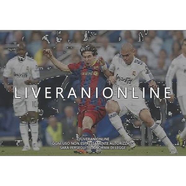 Real Madrid\'s Pepe and Barcelona\'s Lionel Messi during Champions League semifinal first match on April 27 2011. Photo: Cesar Cebolla / ALFAQUI AG. ALDO LIVERANI ONLY ITALY