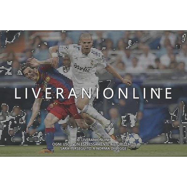 Real Madrid\'s Pepe and Barcelona\'s Lionel Messi during Champions League semifinal first match on April 27 2011. Photo: Cesar Cebolla / ALFAQUI AG. ALDO LIVERANI ONLY ITALY
