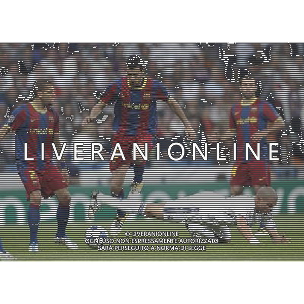 Real Madrid\'s Pepe and Barcelona\'s Sergio Busquets during Champions League semifinal first match on April 27 2011. Photo: Cesar Cebolla / ALFAQUI AG ALDO LIVERANI S A S ONLY ITALY