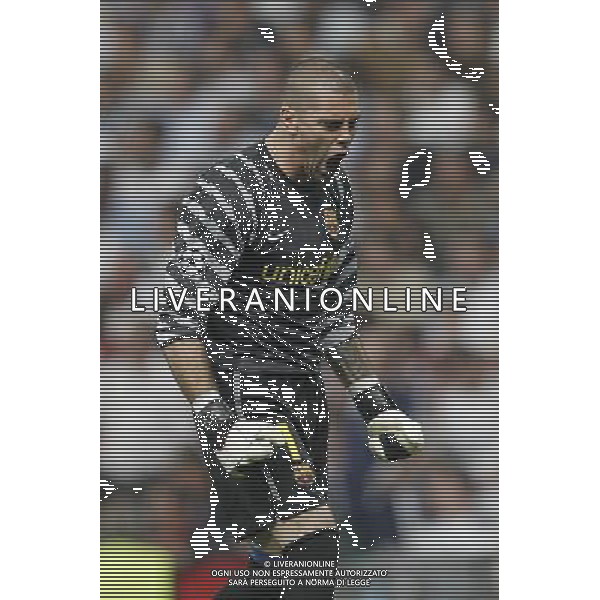 Barcelona\'s Victor Valdes during Champions League semifinal first match on April 27 2011. Photo: Cesar Cebolla / ALFAQUI aldo liverani s a s only italy