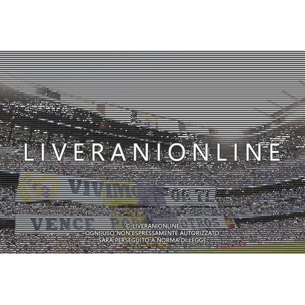 Real Madrid\'s fans display a huge banner that reads \'We live for you, win for us\' during Champions League match in Madrid. April 27, 2011. (ALTERPHOTOS/Alvaro Hernandez) AG ALDO LIVERANI ONLY ITALY