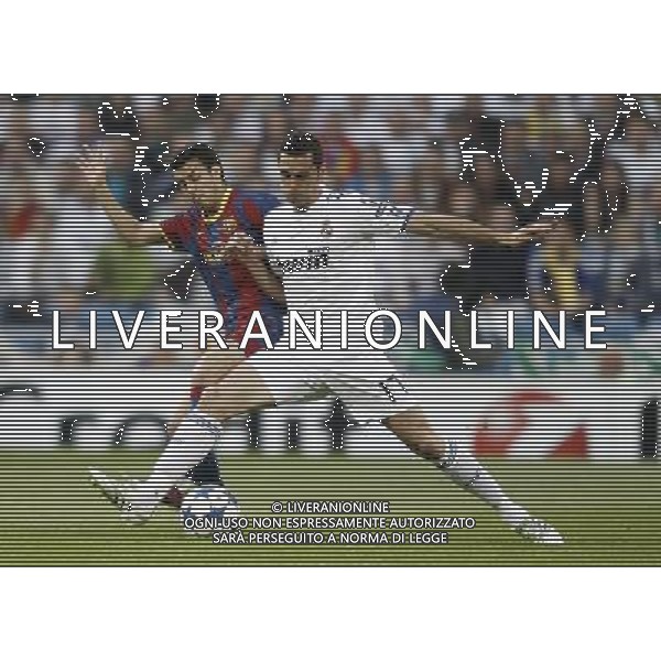 Real Madrid\'s Alvaro Arbeloa against Barcelona\'s Pedro Rodriguez during Champions League match in Madrid. April 27, 2011. (ALTERPHOTOS/Alvaro Hernandez) AG ALDO LIVERANI ONLY ITALY