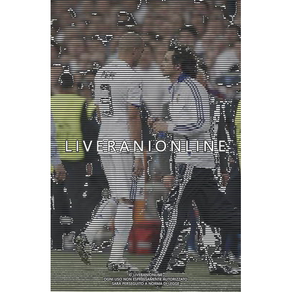 Real Madrid\'s Pepe leaves the pitch after being sent off during Champions League match in Madrid. April 27, 2011. (ALTERPHOTOS/Alvaro Hernandez) AG ALDO LIVERANI ONLY ITALY