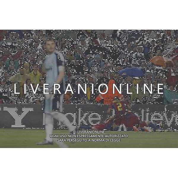 FC Barcelona\'s Daniel Alves,Xavi Hernandez, Gerard Pique,David Villa, Andres Iniesta, Leo Messi and Pedro Rodriguez celebrate goal in presence of Real Madrid\'s Iker Casillas dejected during UEFA Champions League match.May 3,2011.(ALTERPHOTOS/Acero) AG ALDO LIVERANI S A S ONLY ITALKY