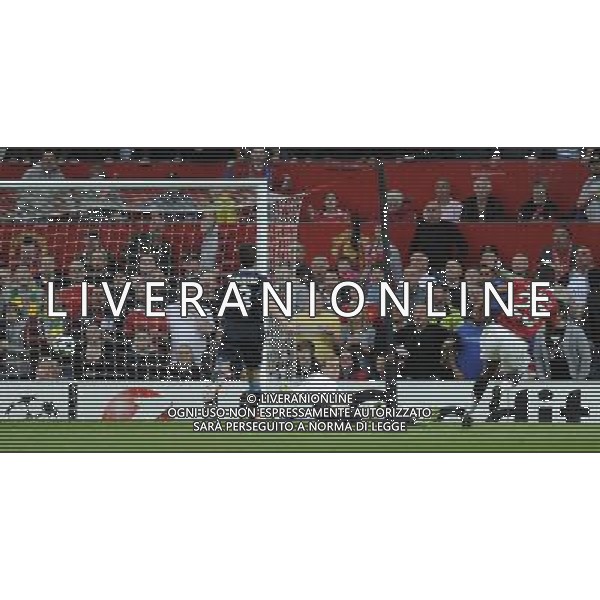 firo : Fu§ball,Fussball, 04.05.2011 CL, Champions League, Saison 2010/2011 Halbfinale, RŸckspiel, Manchester United, Man U - FC Schalke 04 4:1 Tor zum 1:0 durch VALENCIA gegen NEUER und ESCUDERO $worldrightsEs gelten unsere AGB, einsehbar auf www.firosportphoto.de copyright by firo sportphoto: Pfefferackerstr. 2aÊ 45894 G e l s e n k i r c h e n www.firosportphoto.de mail@firosportphoto.de (V o l k s b a n k B o c h u m - W i t t e n ) BLZ.: 430 601 29 Kt. Nr.: 341 117 100 Tel:Ê 0209 - 9304402 Fax:Ê 0209 - 9304443 AG ALDO LIVERANI S A S ONLY ITALY