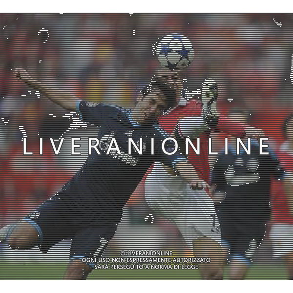 firo : Fu§ball,Fussball, 04.05.2011 CL, Champions League, Saison 2010/2011 Halbfinale, RŸckspiel, Manchester United, Man U - FC Schalke 04 4:1 RAUL gegen SMALLING, rechts United $worldrightsEs gelten unsere AGB, einsehbar auf www.firosportphoto.de copyright by firo sportphoto: Pfefferackerstr. 2aÊ 45894 G e l s e n k i r c h e n www.firosportphoto.de mail@firosportphoto.de (V o l k s b a n k B o c h u m - W i t t e n ) BLZ.: 430 601 29 Kt. Nr.: 341 117 100 Tel:Ê 0209 - 9304402 Fax:Ê 0209 - 9304443 AG ALDO LIVERANI S A S ONLY ITALY