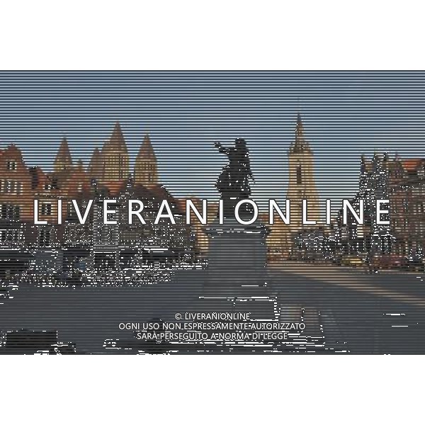 (110504) -- BRUSSELS, May 4, 2011 () -- Picture taken on May 3, 2011 shows Tournai belfry (R) and the bell tower of Notre-Dame Cathedral in Tournai, western Belgian city. Tournai is one of the oldest city of Belgium. Built on the first half of 12th centery and famous for its mixed Romanesque and Gothic style, the Notre-Dame Cathedral of Tournai was listed as World Heritage by UNESCO in 2000. (/Wu Wei) (zx) BRUXELLES, 4 maggio 2011 () - Foto scattata il 3 maggio 2011 mostra di Notre-Dame e le sue costruzioni vicine a Tournai, occidentale della cittˆ belga. Tournai  una delle pi antiche cittˆ del Belgio. Costruito nella prima metˆ del centery 12 e famosa per il suo stile misto romanico e gotico, la Cattedrale di Notre-Dame di Tournai  stato elencato come Patrimonio Mondiale dell\'Umanitˆ dall\'UNESCO nel 2000. (/ Wu Wei) (zx) AG ALDO LIVERANI S A S ONLY ITALY